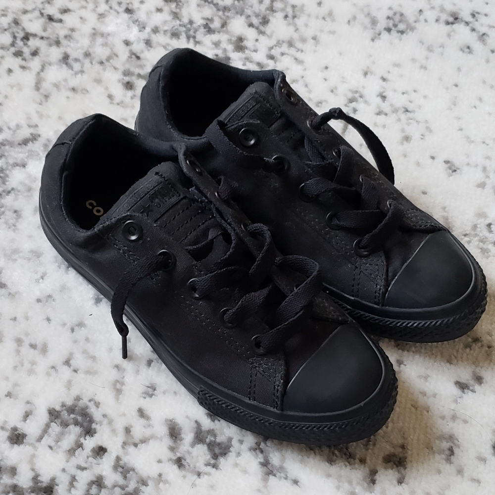 Converse Chuck Taylor All Star Little Kids Low Top Black Shoes Boys size 4